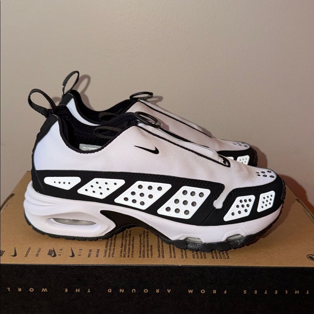 Nike Air Max SNDR White Black FZ2068-100 Women’s Size 5